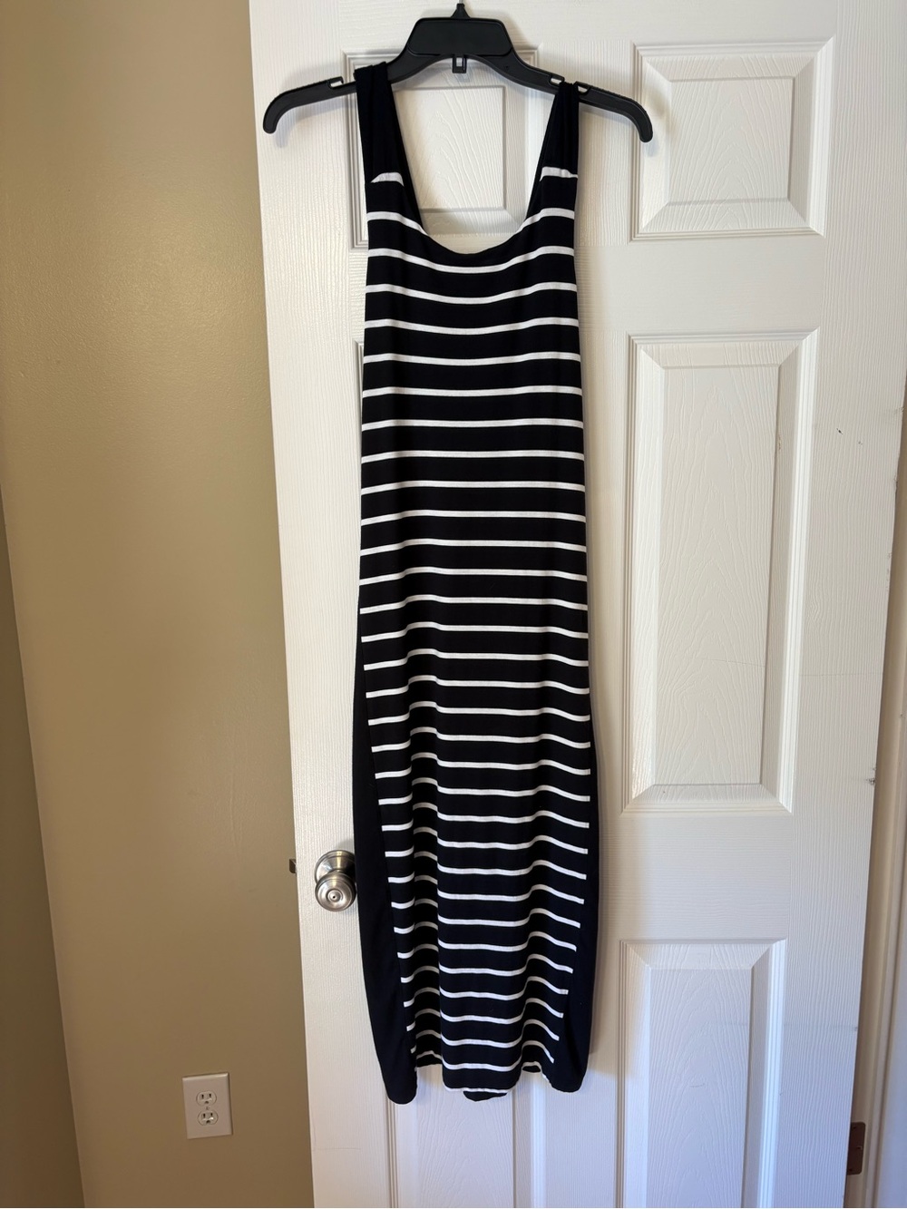 Athleta Santorini Maxi Dress Black White Striped Sleeveless Travel Midi